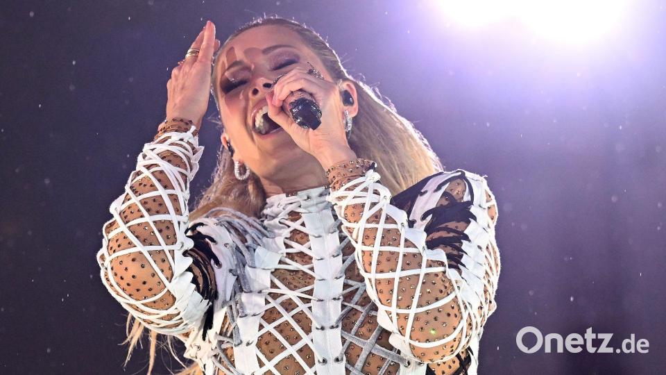 Nach einer Babypause ist die 38-Jährige nun wieder zurück auf der Bühne. Bild: Angelika Warmuth/dpa