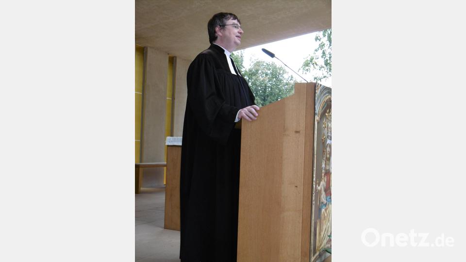 Der evangelische Pfarrer Roland Kurz predigte beim ökumenischen Gottesdienst über &quot;Einigkeit macht stark&quot;. Bild: mma