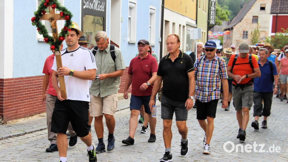 Bei heißen Temperaturen ging es von Schmidmühlen aus zum Habsberg. Bild: bjo
