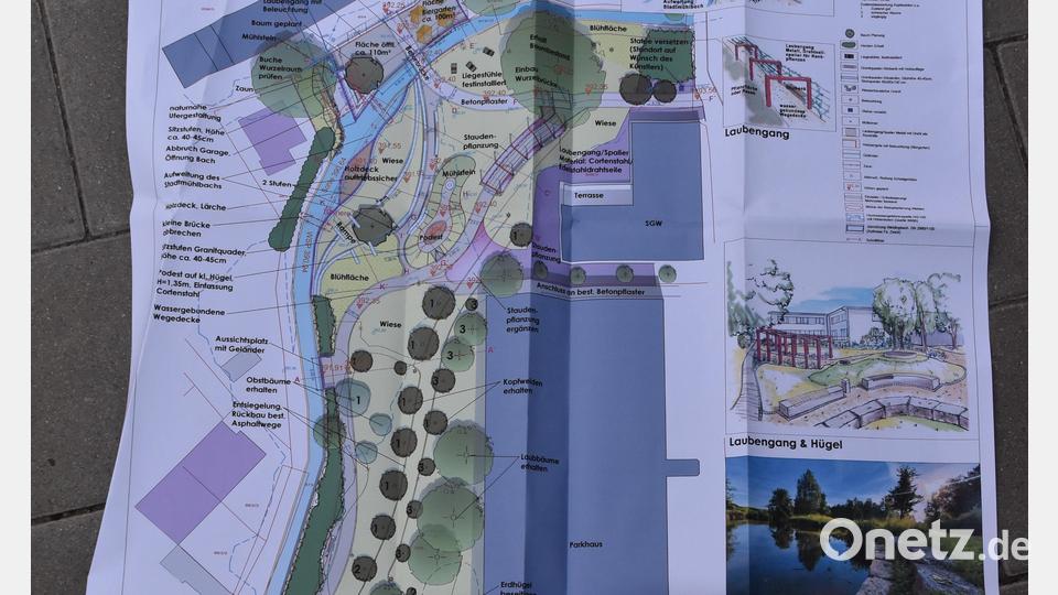So könnte die Fläche hinter dem Parkdeck Naabwiesen einmal aussehen: Sitzbänke, Spielwiese, Biergarten und mehr. Bild: hcz
