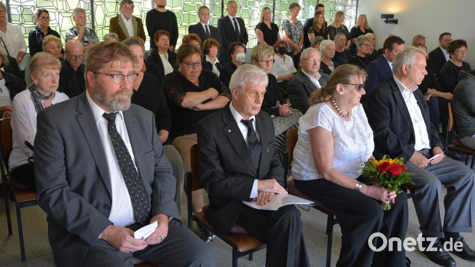 Weggefährten, politische Freunde und die Familie nahmen am Dienstagvormittag Abschied von der verstorbenen Hannelore Bienlein-Holl. Bild: jr