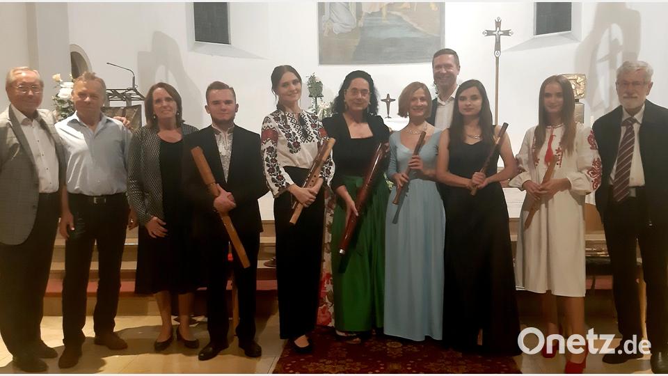 Das Quintett Dudalis mit seiner Leiterin Boshena Korchysnka (langes blaues Kleid). Bild: gis