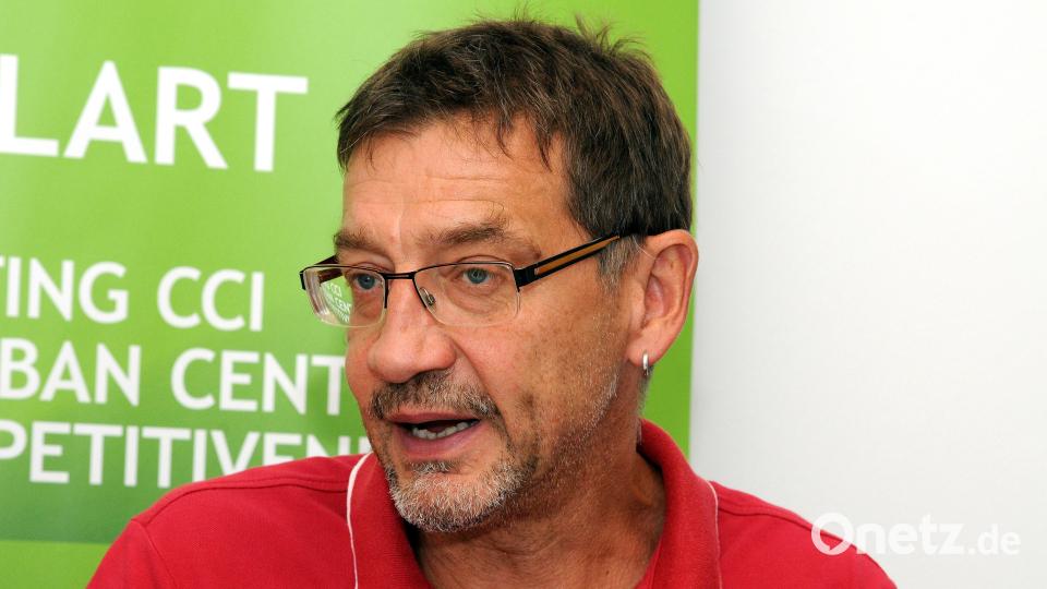 „Nur dank des großen Engagements der Dozentinnen und Dozenten sowie dem Team der VHS Amberg ist es möglich, auch in dieser schweren Zeit Kurse anzubieten." (Volkshochschul-Leiter Reiner Volkert) Bild: Stephan Huber