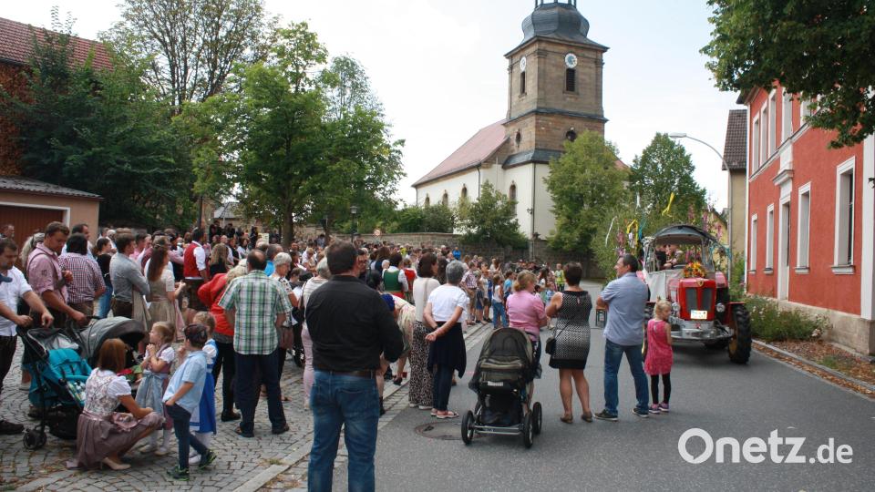 Das Derblecken bei der Oberbibracher Kirwa zog wieder zahlreiche Besucher an. Bild: edo
