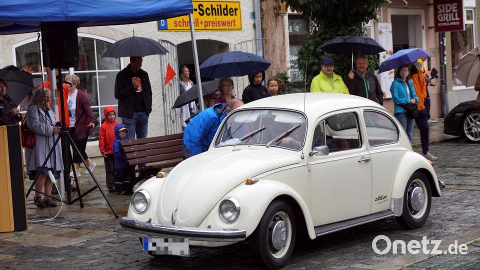 EIn VW Käfer darf bei einem Oldtimertreffen nicht fehlen. Bild: bkr