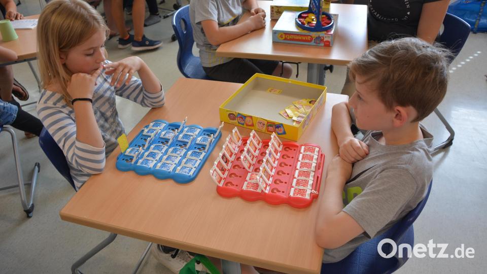 Unterhaltsame Stunden verbrachten 20 Kinder bei einem Spielenachmittag in der Grundschule. Bild: jr
