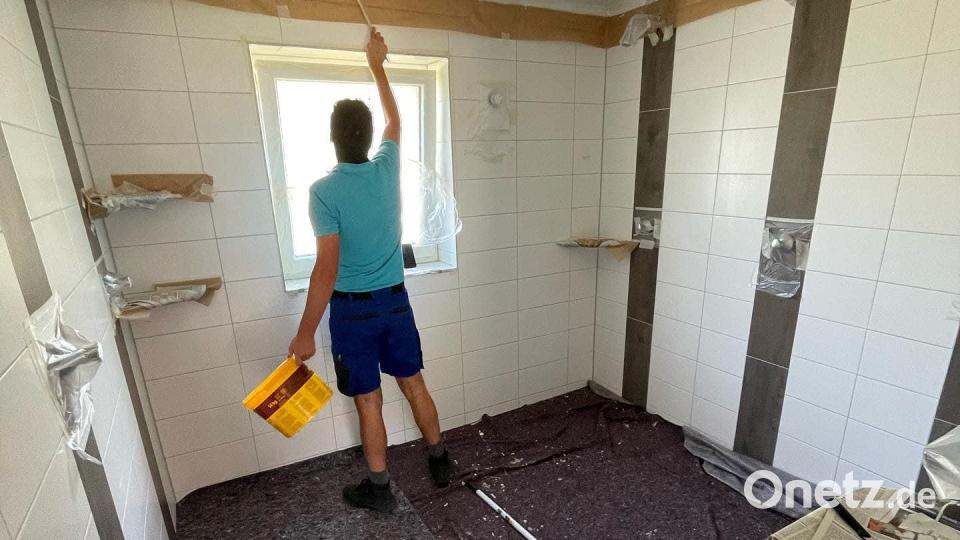 Während der laufenden Arbeiten in den Duschen entstand diese Aufnahme. Bild: lei
