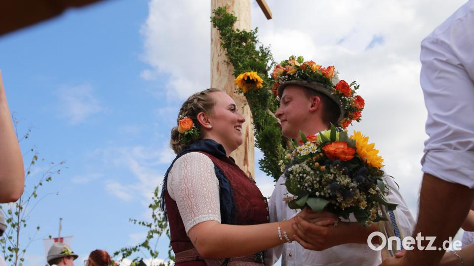 Hanna Wagner und Lukas Gimpl sind das neue Oberkirwapaar 2022 in Köfering. Bild: egl