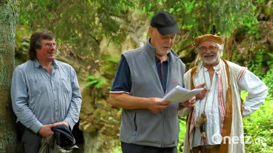 Die Familienwanderung der Gesellschaft Steinwaldia Pullenreuth leitete Vorsitzender Norbert Reger (Zweiter von links). Bild: Gesellschaft Steinwaldia/exb