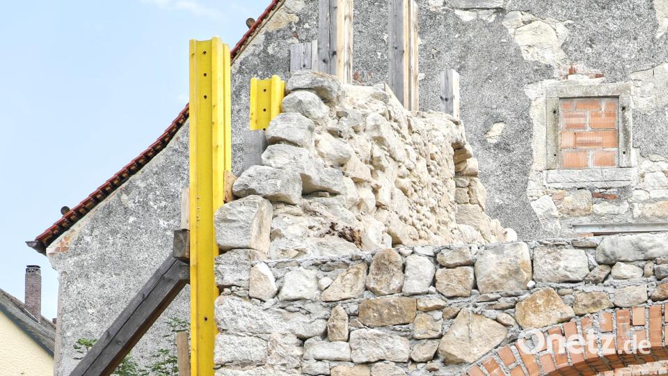 Der &quot;schiefe Giebel&quot; ist wieder geradegerückt. Bild: njn