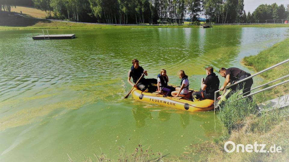 Mächtig Spaß machten die Bootsfahrten im Atzmannsee. Bild: gz