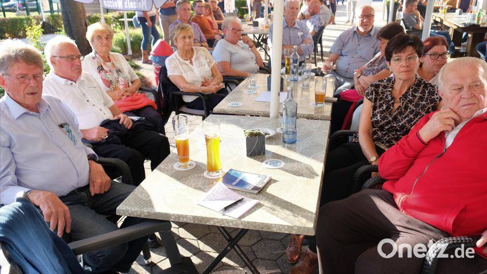 Der Biergarten der Hotel- und Freizeitanlage Rußweiher war überfüllt Bild: do