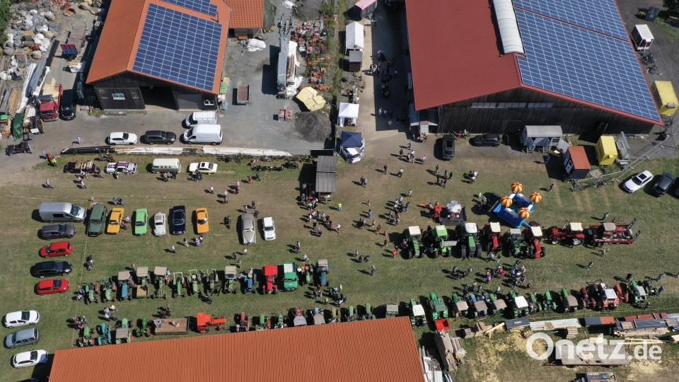 Die Bulldog- und Oldtimerschau lockt jede Menge Besucher an. Bild: tok
