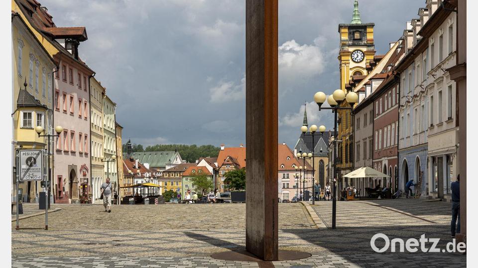 Das Zeittor und die Zeitachse erinnern an die wechselvolle Geschichte der Stadt Cheb (Eger). Bild: gjb