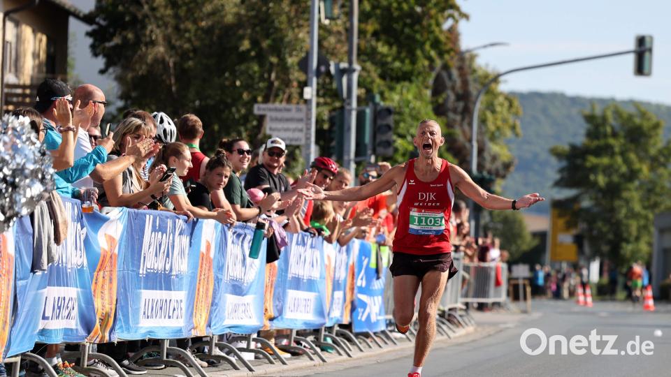 Andreas Hecht von der DJK Weiden sicherte sich den Titel des Bayerischen Meisters über die Halbmarathon-Distanz. Bild: Theo Kiefner