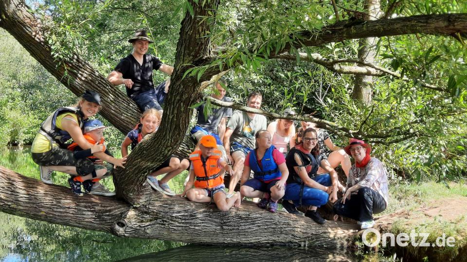 Statt mit Marschmusik auf die Straße ging es für die Spielleute zur Abwechslung mal im Kanu auf die Pegnitz. Bild: fks