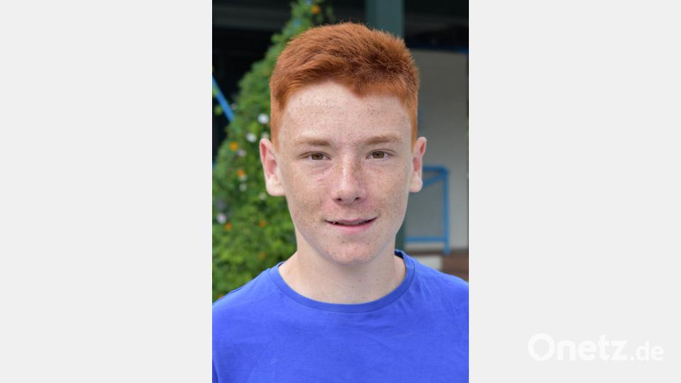 Maximilian Greiner: &quot;Allein, mit Freunden oder mit der Familie ins Waldbad zu gehen, macht Spaß. Neben dem Schwimmen springe ich auch gern vom Turm oder am Trampolin&quot;, sagt der 14-jährige aus Grafenwöhr. Mit der Jahreskarte kann man auch mal für kurze Zeit hierherkommen und schwimmen.&quot; (rgr) Bild: rgr