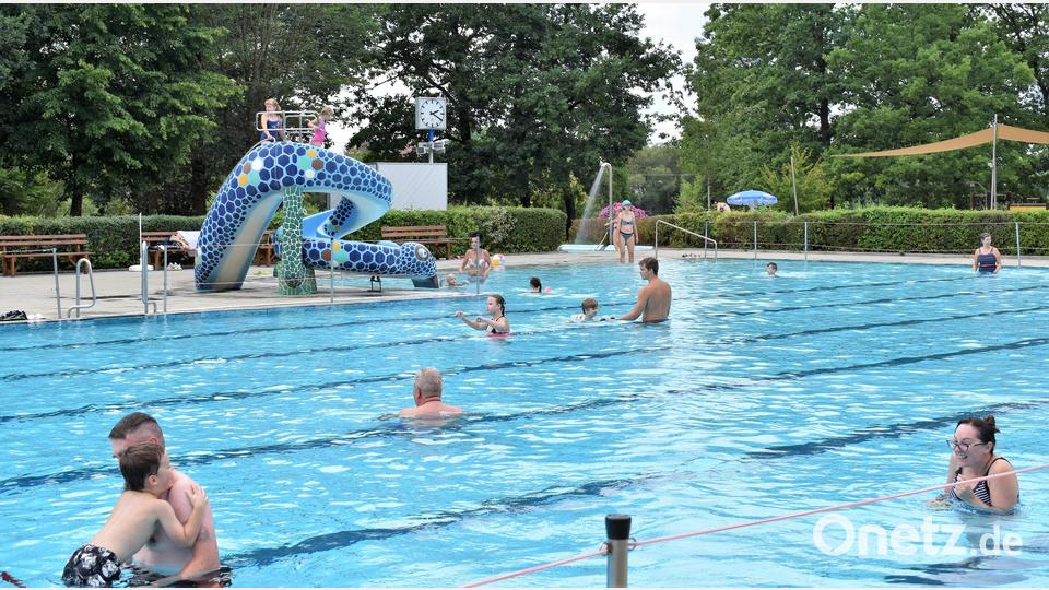 Vor allem auch die kleinen Badegäste haben im Grafenwöhrer Waldbad viel Spaß. Bild: rgr