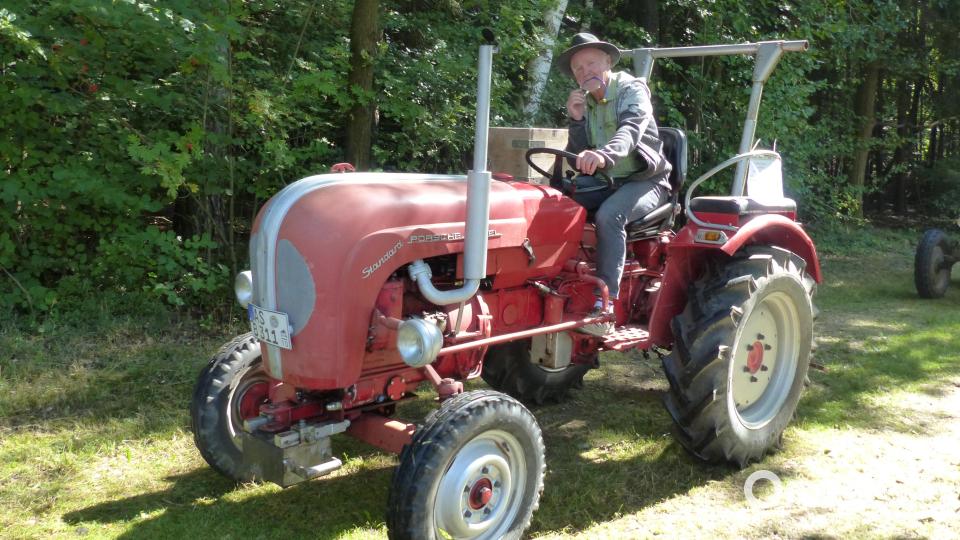 Ein Porsche aus Amberg-Sulzbach war auch beim Oldtimertreffen dabei. Bild: sl