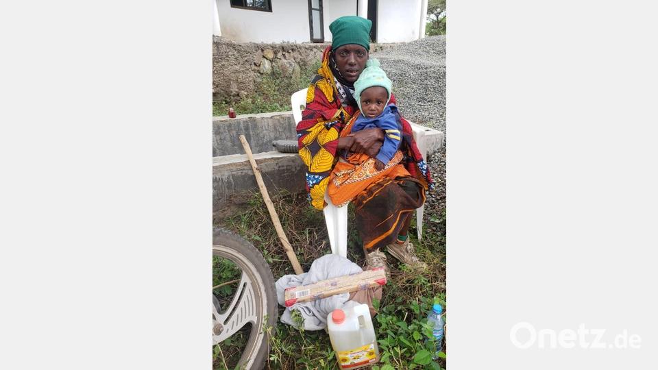 Lebensmittel für eine Frau mit Kind. Bild: A. Schraml/exb
