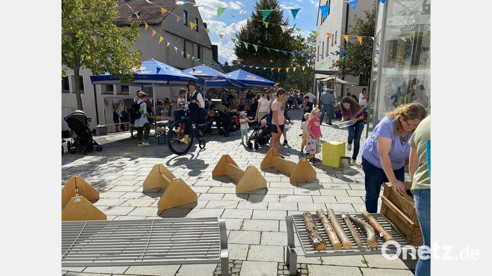 Wenn er gerade keinen Auftritt hatte, war Sepp Schabernack im ganzen Spitalhof zwischen den Stationen unterwegs. Bild: aub