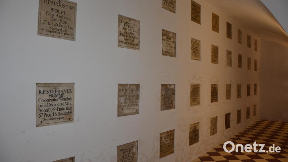 77 Mönche haben in der Gruft der Basilika ihre letzte Heimat gefunden. Bild: jr