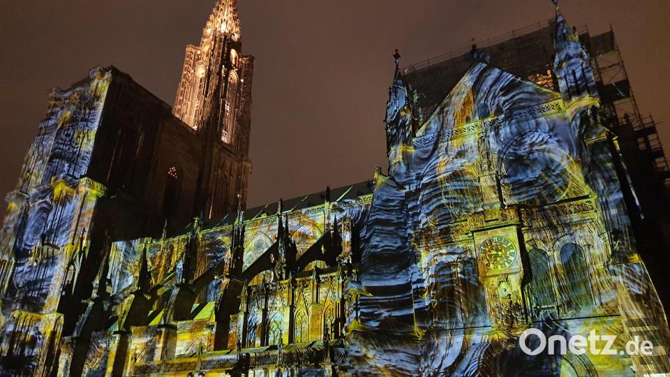 In Straßburg erlebten die Jugendlichen ein gigantisches Schauspiel am Straßburger Münster - eine Illumination an der Kathedrale. Bild: Peter Gold/exb
