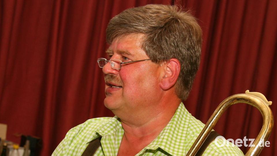 Etzenrichts Bürgermeister Martin Schregelmann feiert am Samstag 60. Geburtstag. Ein Ständchen könnte er sich selber spielen... Bild: war
