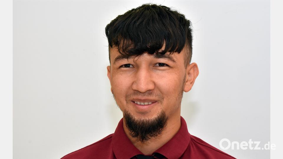 Für die Kundschaft mag das vielleicht etwas komisch ausschauen, aber für mich gar nicht. (Aziz Hosseini darüber, als einziger Mann in einem Team von Frauen zu arbeiten.) Bild: Stephan Huber