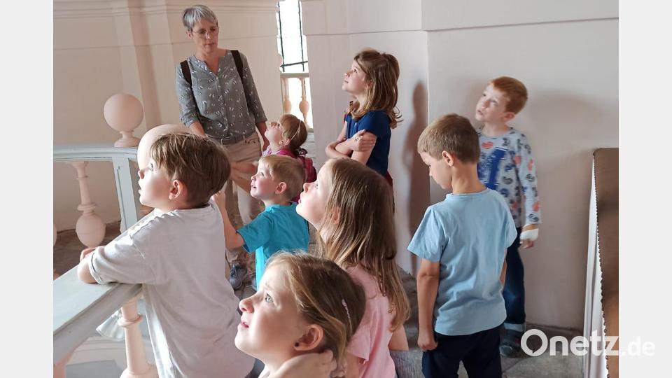 Beim Ferienprogramm-Angebot des Pfarrgemeinderats durften die Kinder die Basilika von ungewöhnlichen Perspektiven aus entdecken. Bild: Doris Zabiegly/Andrea Wührl/exb