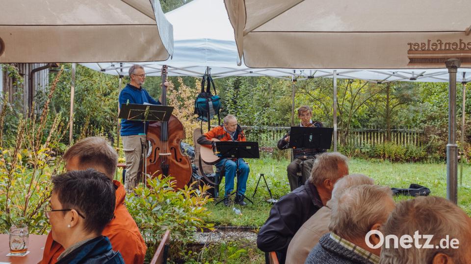 Am Sonntagnachmittag sorgte die Gruppe "KEMs" für musikalische Unterhaltung. Bild: sfo