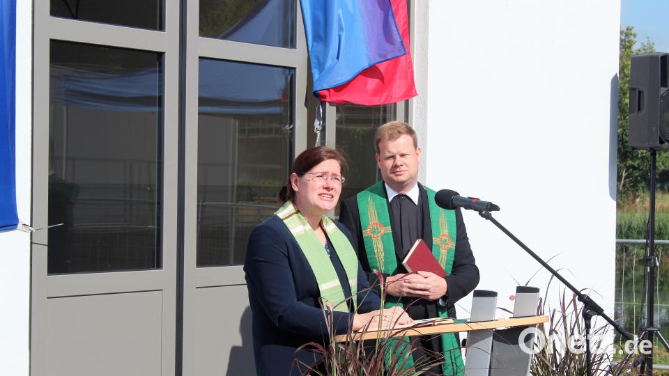 Ökumenischer Segen für die neue Kläranlage. Bild: stg