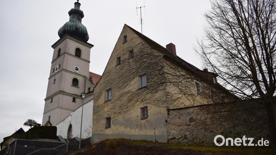 Das Kooperatorhaus Beidl soll für insgesamt 1,6 Millionen Euro saniert werden. Jetzt steht das Finanzierungskonzept. Das ALE und die Diözese bezuschussen das Projekt mit hohen Summen. Bild: szl