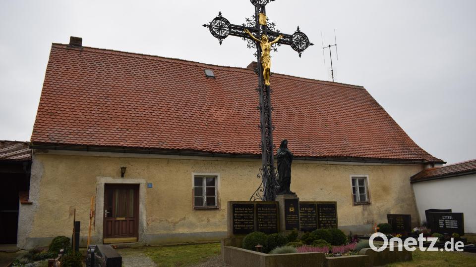 Der Eingang zum Kooperatorhaus befindet sich direkt am Friedhof. Bild: szl