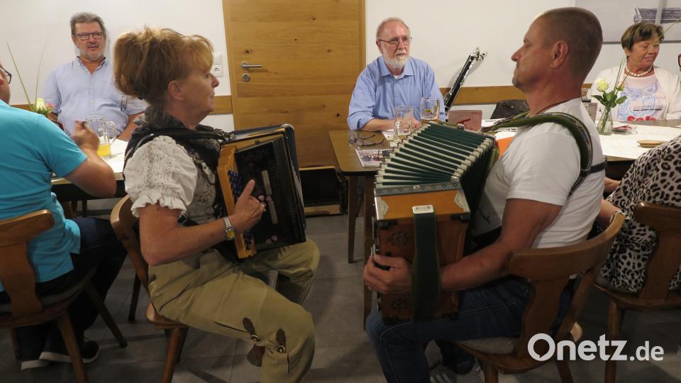 Obwohl Christine Bleiber und Karl-Heinz Böhm noch nie miteinander musiziert haben, klappte ihr Zusammenspiel hervorragend. Bild: jzk