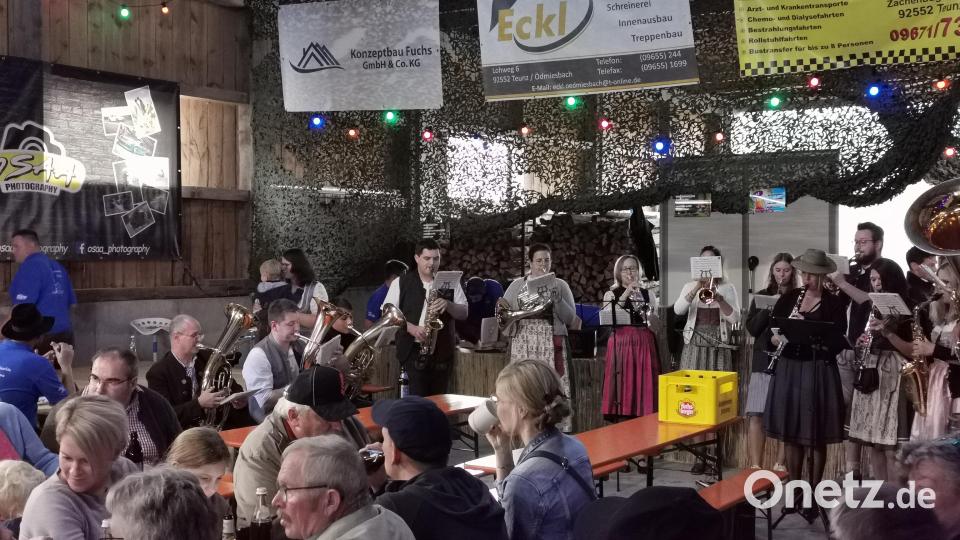 Die Kirwablosn spielt das Stück &quot;Bis bald auf Wiedersehen&quot; in 2023&quot; Bild: Portner