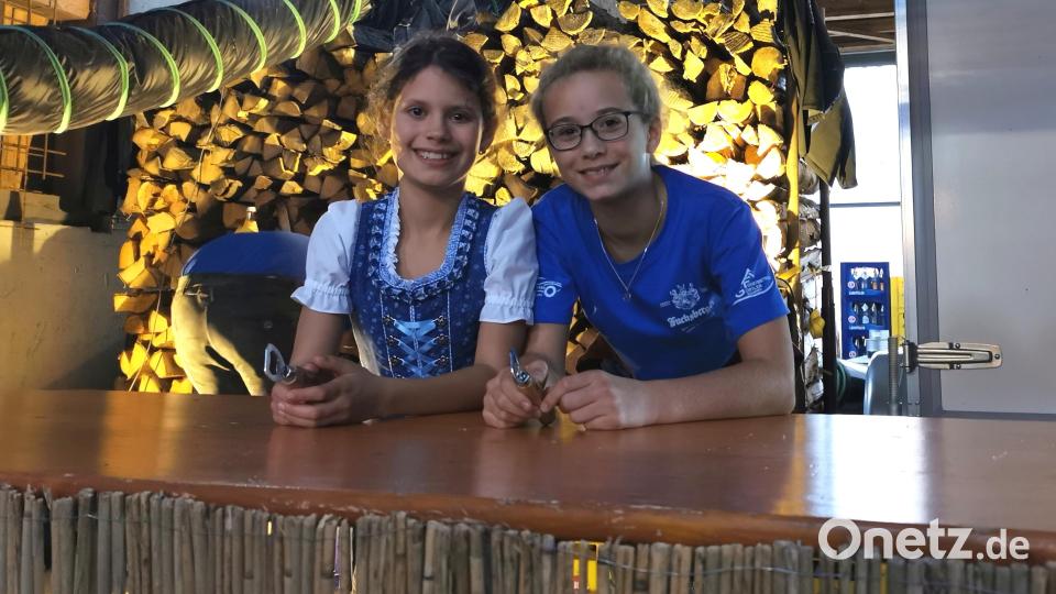 Die Jugend half gerne mit. Bild: Portner