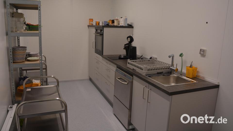 Auch eine kleine Küche wurde eingebaut. Bild: jr