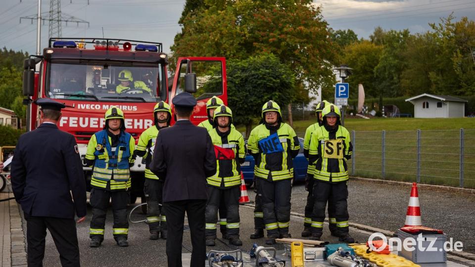 Die Schiedsrichter bescheinigten bei der Leistungsprüfung der Feuerwehr Windischeschenbach gute Arbeit. Bild: exb/Smith