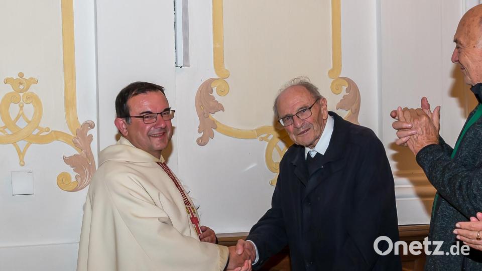 Pfarrer Konrad Amschl (links) und Pater Reinhold Schmitt. Bild: wms