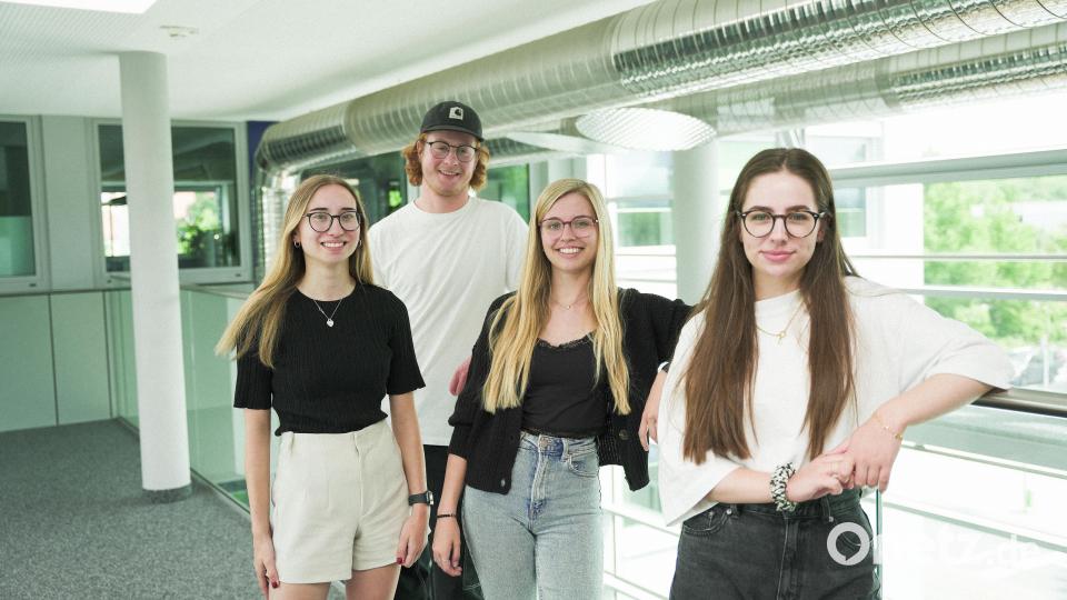 Ein Teil der Auszubildenden bei Oberpfalz-Medien. Seit September sind hier insgesamt 12 Nachwuchs-Social-Media-Manager aktiv. Bild: exb/Oberpfalz-Medien