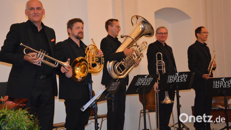 Das Quintett „Joseph Haydn Brass“ aus dem Burgenland wurde nach dem Benefizkonzert mit stehenden Ovationen bedacht. Bild: jr