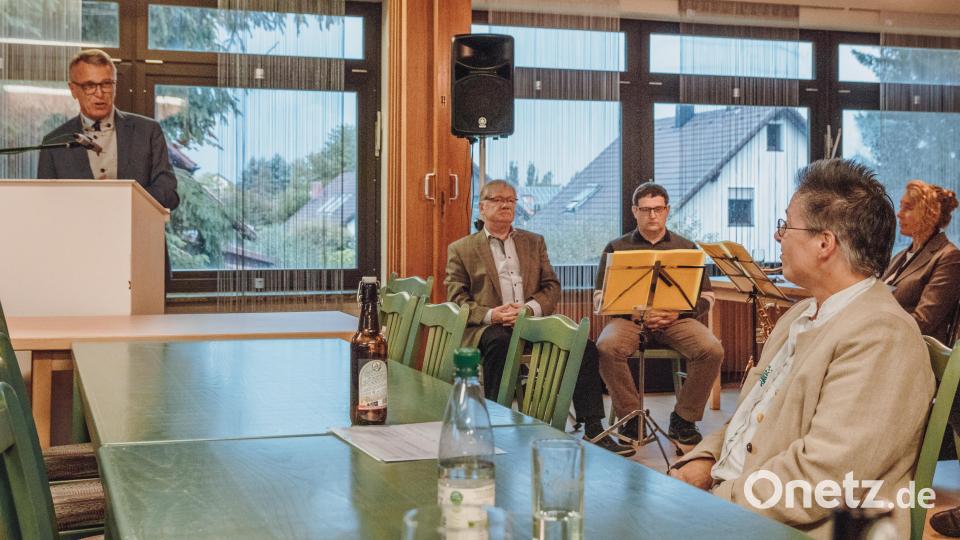 „Aikido ist ein Mosaikstein in der Vielfältigkeit des gesellschaftlichen Lebens. Durch Tirschenreuth wurde es bundesweit hinausgetragen“, sagte Bürgermeister Franz Stahl bei der Jubiläumsfeier zu 50 Jahre Aikido Tirschenreuth im Gastraum des Kettelerhauses. Bild: sfo