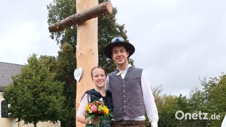 Miriam Schober aus Pickenricht und Niko Zagel aus Iber sind das neue Iberinger Oberkirwapaar. Bild: lei