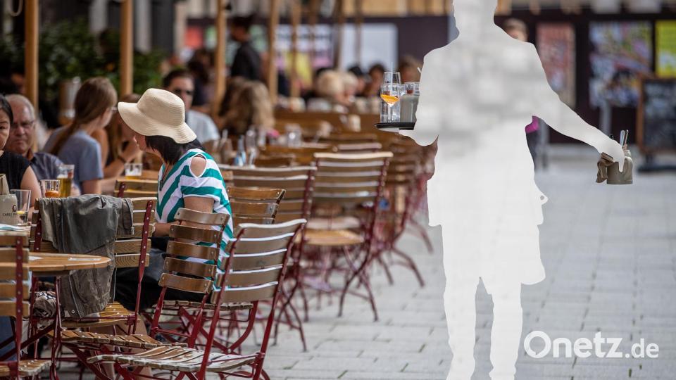 Da fehlt doch was: Dreiviertel aller Gastronomie-Betriebe in Bayern suchen Bedienungen, Köche und Co. Die Branche leidet stark unter dem Personalmangel – auch in der Nordoberpfalz. Das hat Folgen für Hungrige oder Heiratswillige. Grafik: Martin Zimmer, Christoph Schmidt/dpa