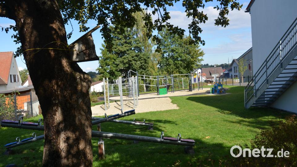 Im großzügig gestalteten Außenbereich ließ Landschaftsarchitekt Korbinian Schönberger verschiedene Details einfließen. Bild: dob
