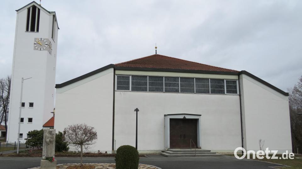 Heuer jährt sich die Einweihung der Neuen Pfarrkirche „Heilige Familie“ in Altenstadt/WN zum 60. Mal. Bild: adj