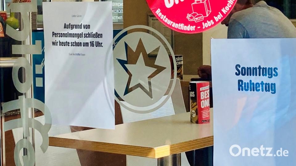 Auch die Kochlöffel-Filiale in Schwandorf musste ihre Öffnungszeiten wegen Personalmangels verkürzen. Bild: jut
