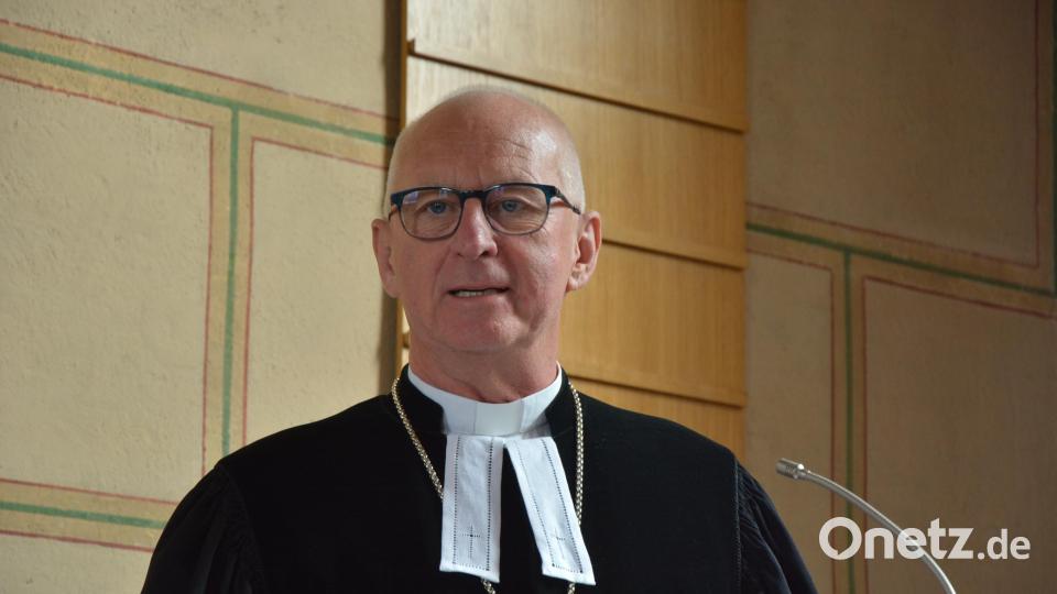 „Schon nach kurzer Zeit war es ihnen ein großes Anliegen, in ihrem neuen Lebensumfeld ihren evangelischen Glauben gemeinsam zu leben.&quot;  (Regionalbischof Klaus Stiegler über die Initiatoren des Kirchenbaus) Bild: jr