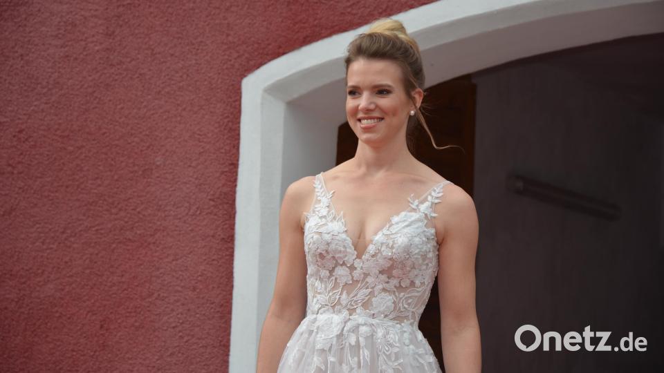 Der Hingucker am Sonntag auf dem Oberen Markt war eine Brautmodenschau. Bild: jr